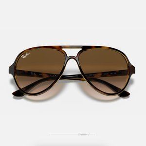 Unisex Ray-Ban Aviator Sunglasses: Cats 5000 Classic